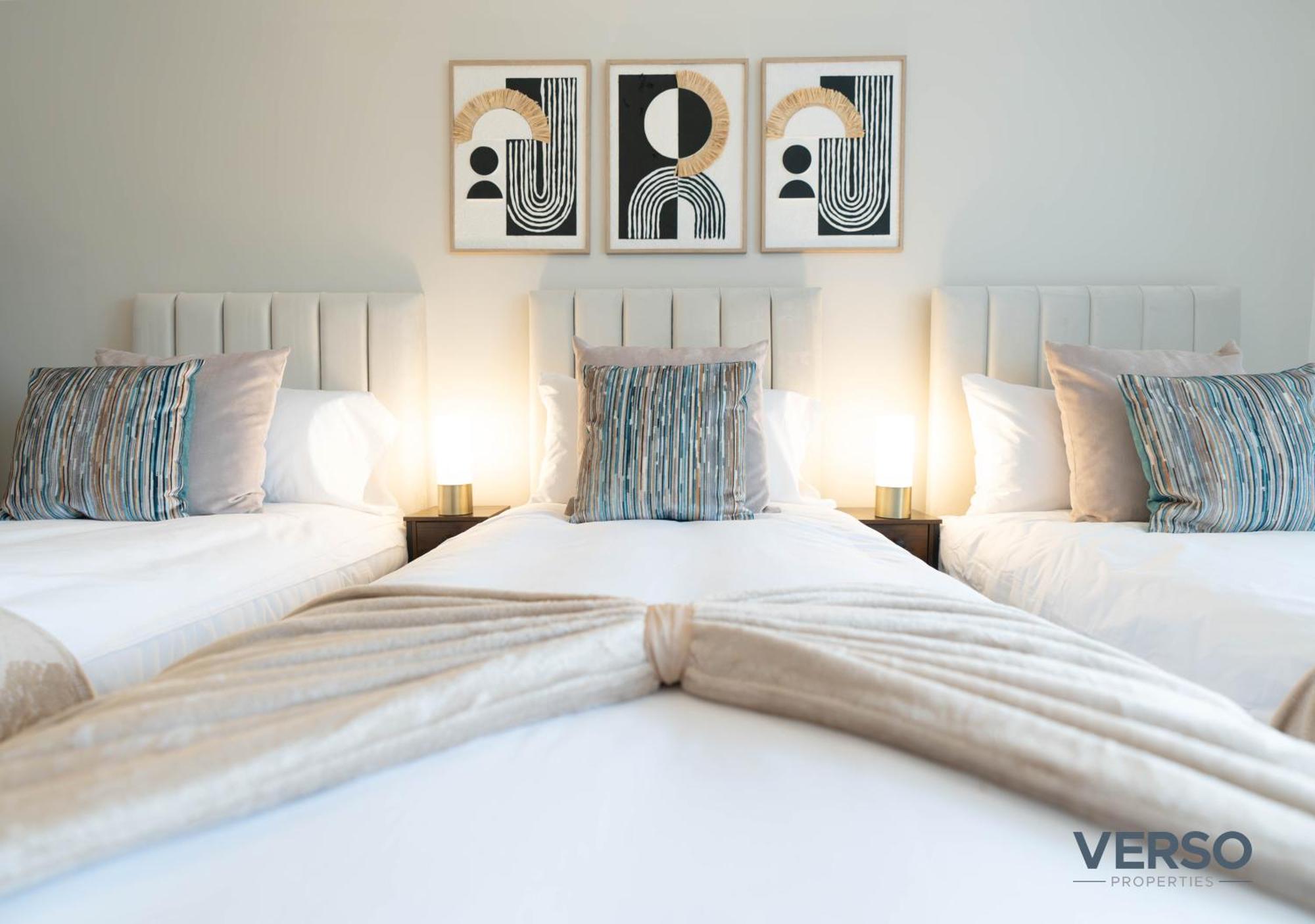 New 5 X Luxury In Derby, Ideal For Individuals, Couples, Business Or Corporate Guests, Close To Rolls Royce, Donington Park, East Midlands Airport Derby