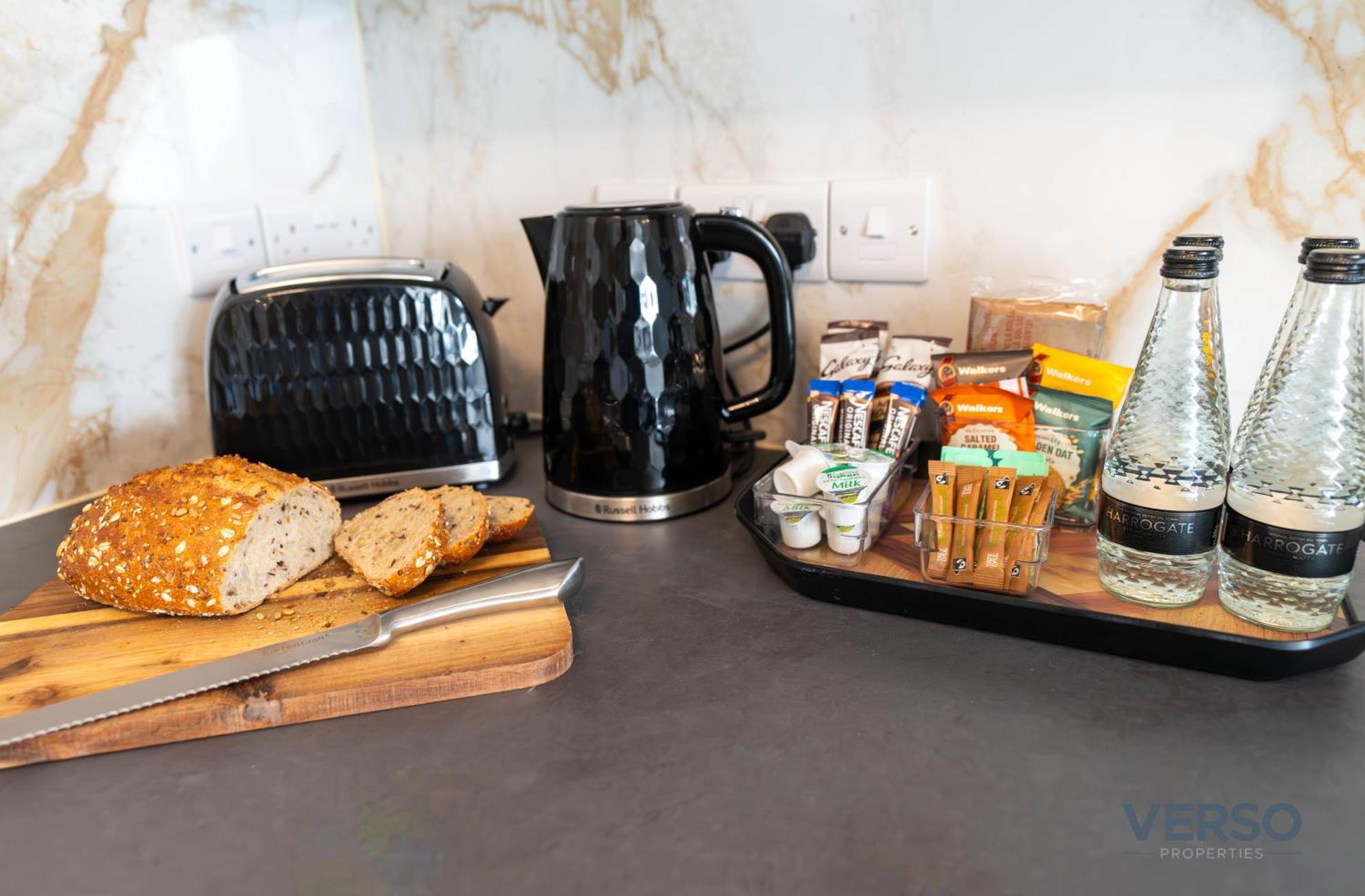 Apartment New 5 X Luxury In Derby, Ideal For Individuals, Couples, Business Or Corporate Guests, Close To Rolls Royce, Donington Park, East Midlands Airport *