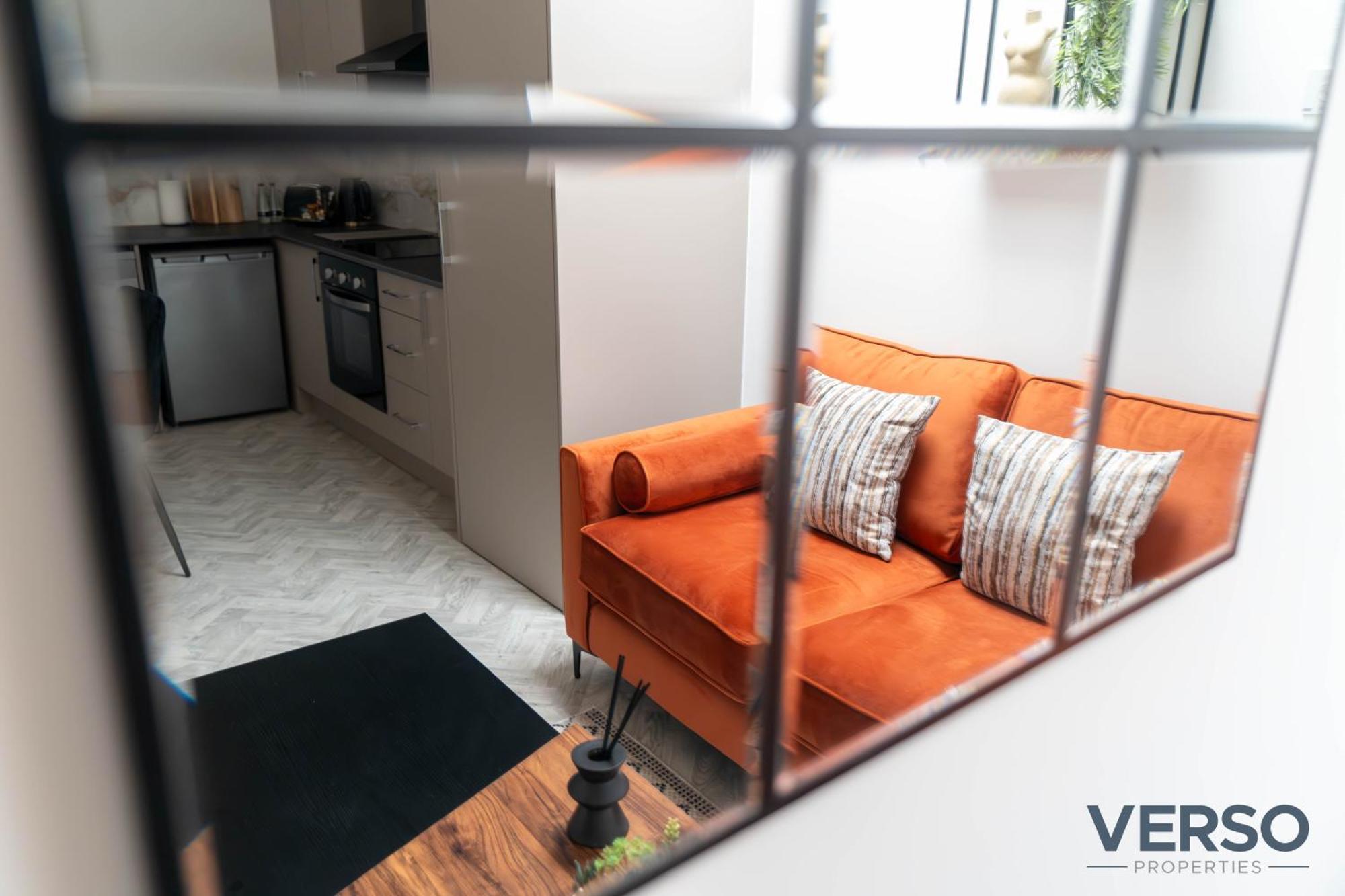Apartment New 5 X Luxury In Derby, Ideal For Individuals, Couples, Business Or Corporate Guests, Close To Rolls Royce, Donington Park, East Midlands Airport *
