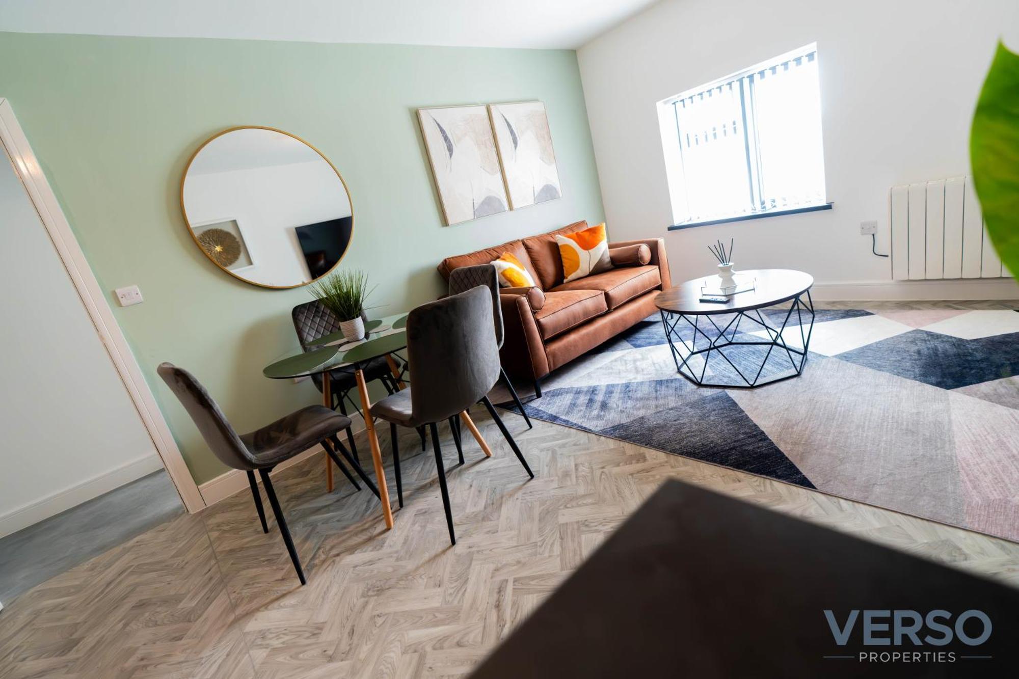 New 5 X Luxury In Derby, Ideal For Individuals, Couples, Business Or Corporate Guests, Close To Rolls Royce, Donington Park, East Midlands Airport * Derby