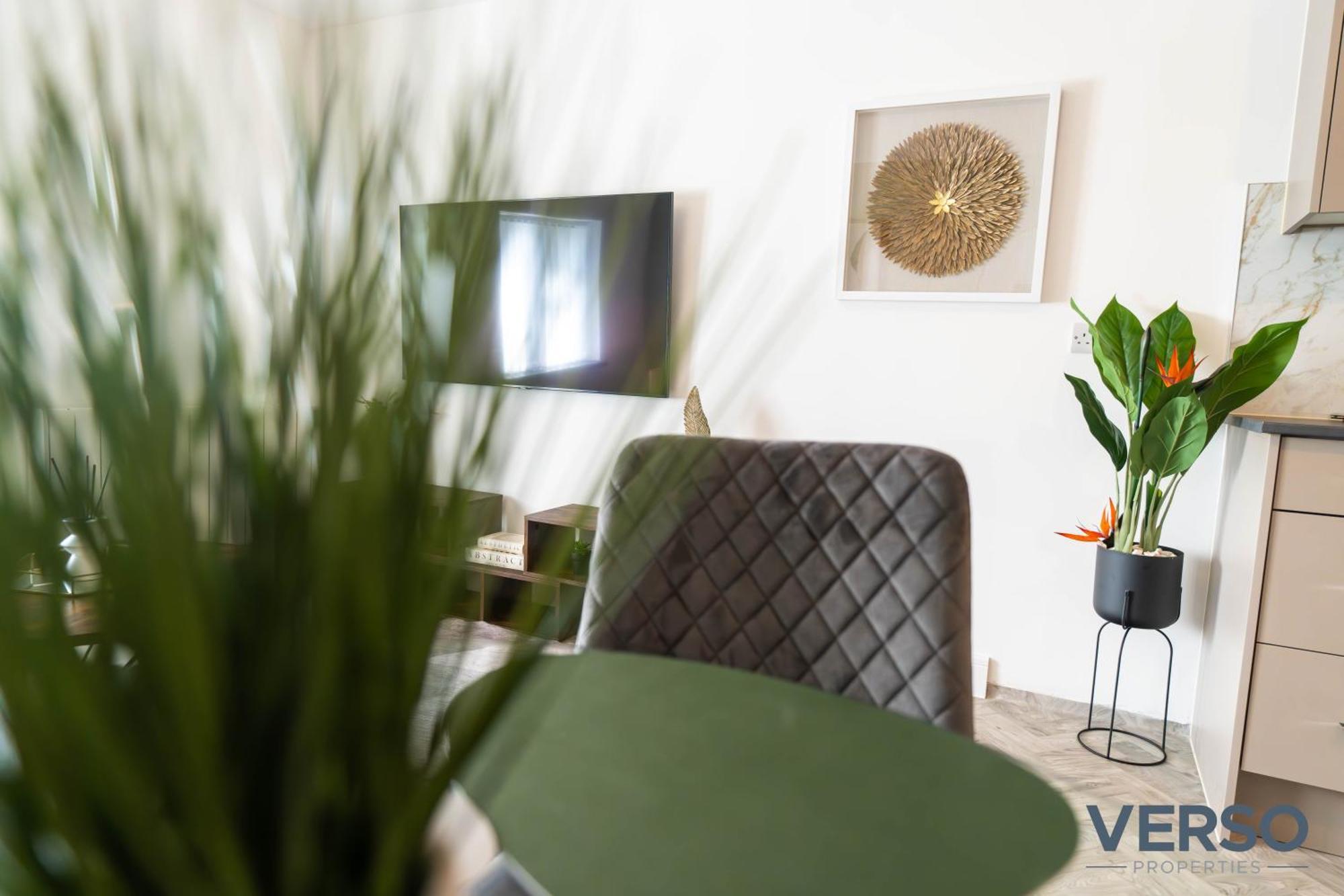 Apartment New 5 X Luxury In Derby, Ideal For Individuals, Couples, Business Or Corporate Guests, Close To Rolls Royce, Donington Park, East Midlands Airport
